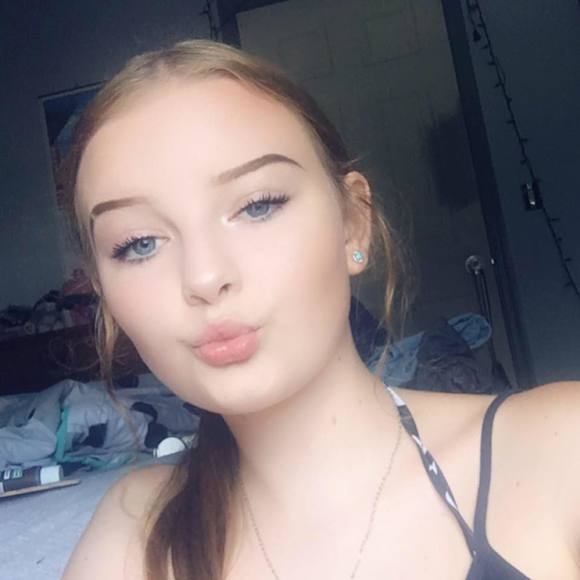 Meet your Posher, Karlee - Picture 1 of 1